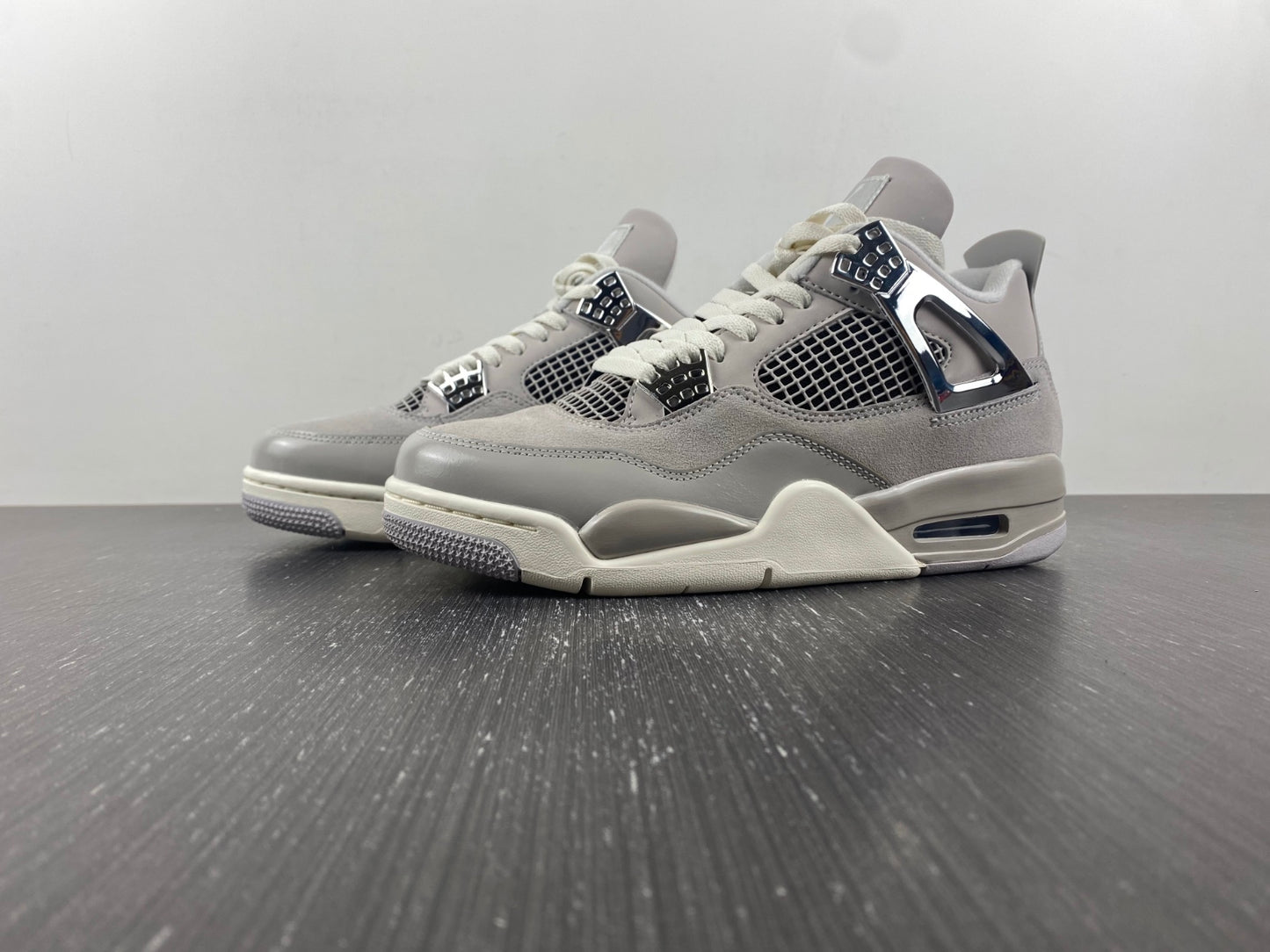 Jordan 4 Frozen Moment