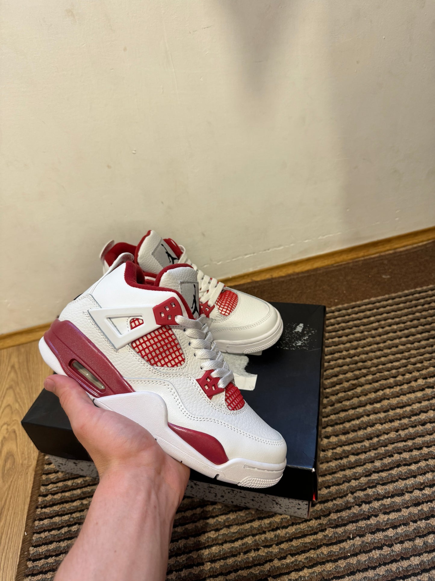 Jordan 4 Alternate Broj 39 (Odmah dostupne)