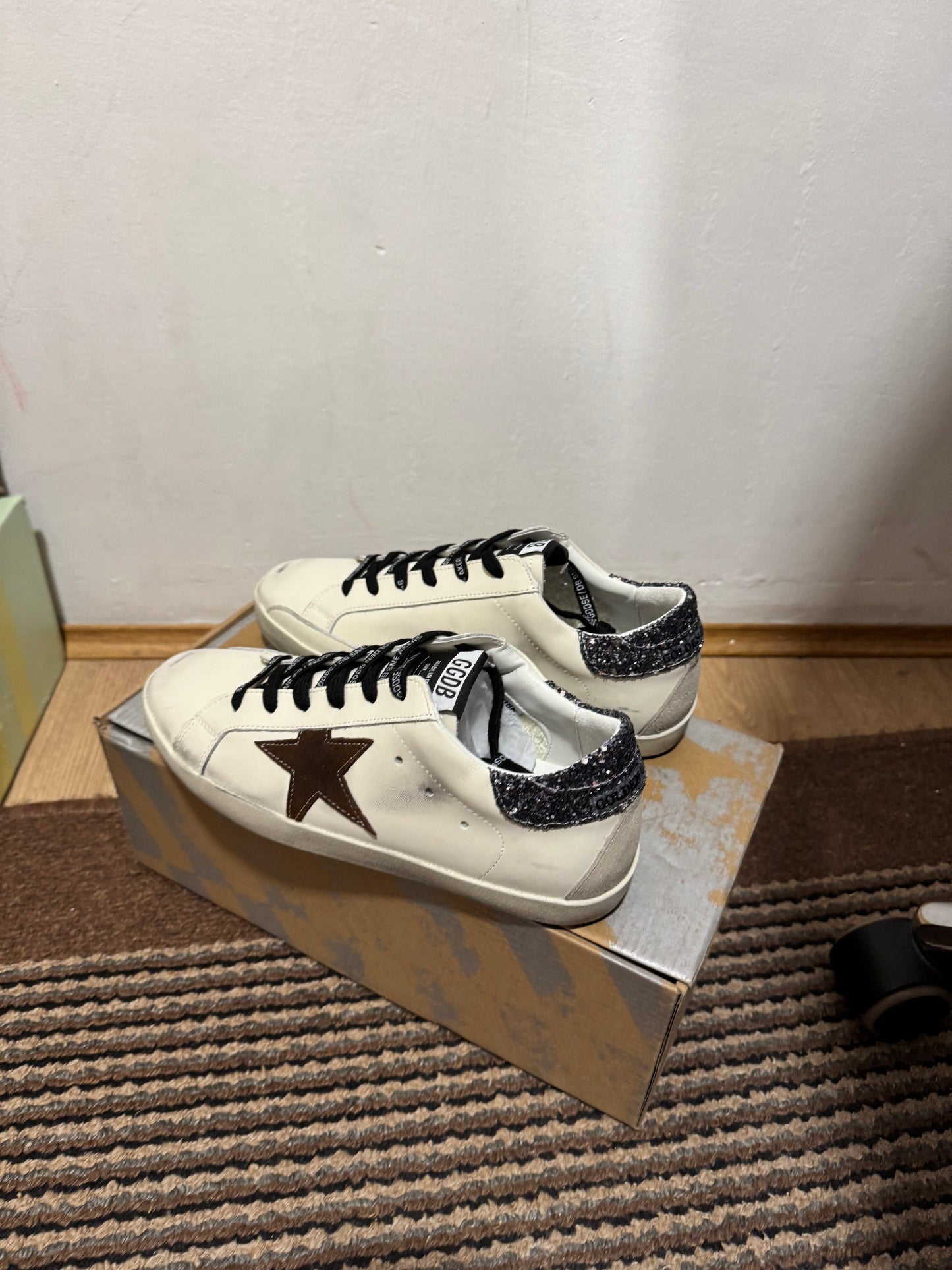 Golden Goose Broj 40(Odmah dostupno)