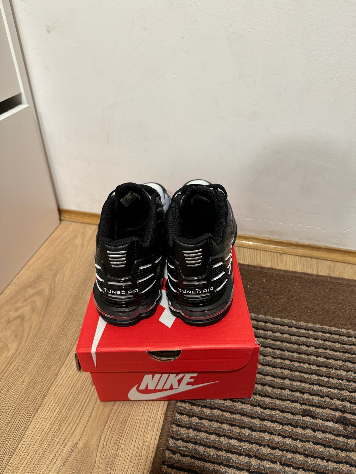 Nike Air max Plus 3 Broj 42 (Odmah dostupno)