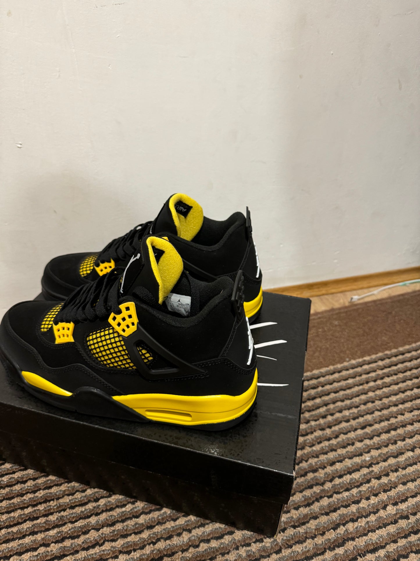 Jordan 4 Yellow Thunder Broj 41 (Odmah dostupno)