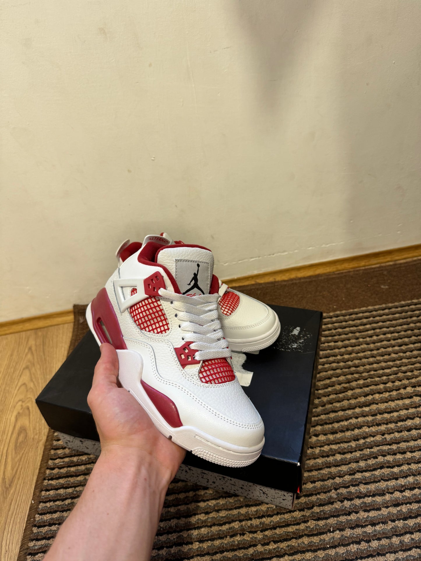 Jordan 4 Alternate Broj 39 (Odmah dostupne)