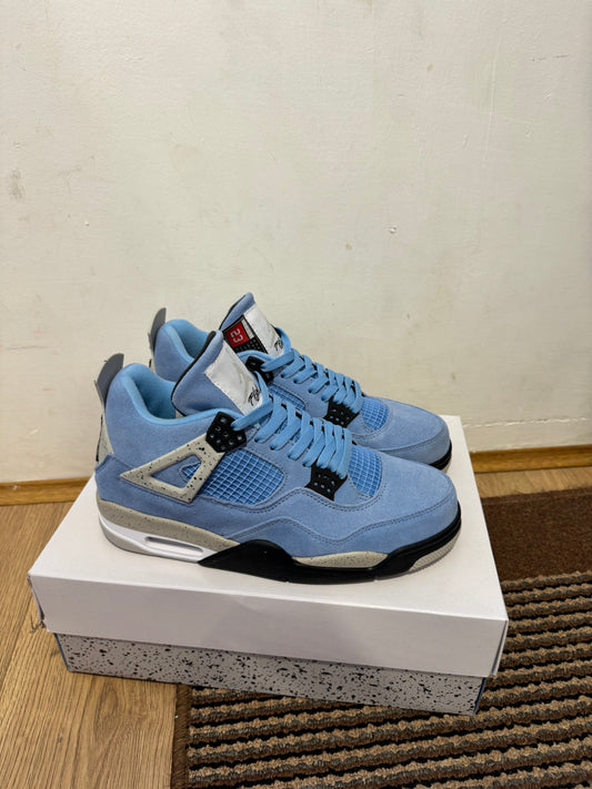 Jordan 4 University Blue Broj 44(Odmah dostupno)