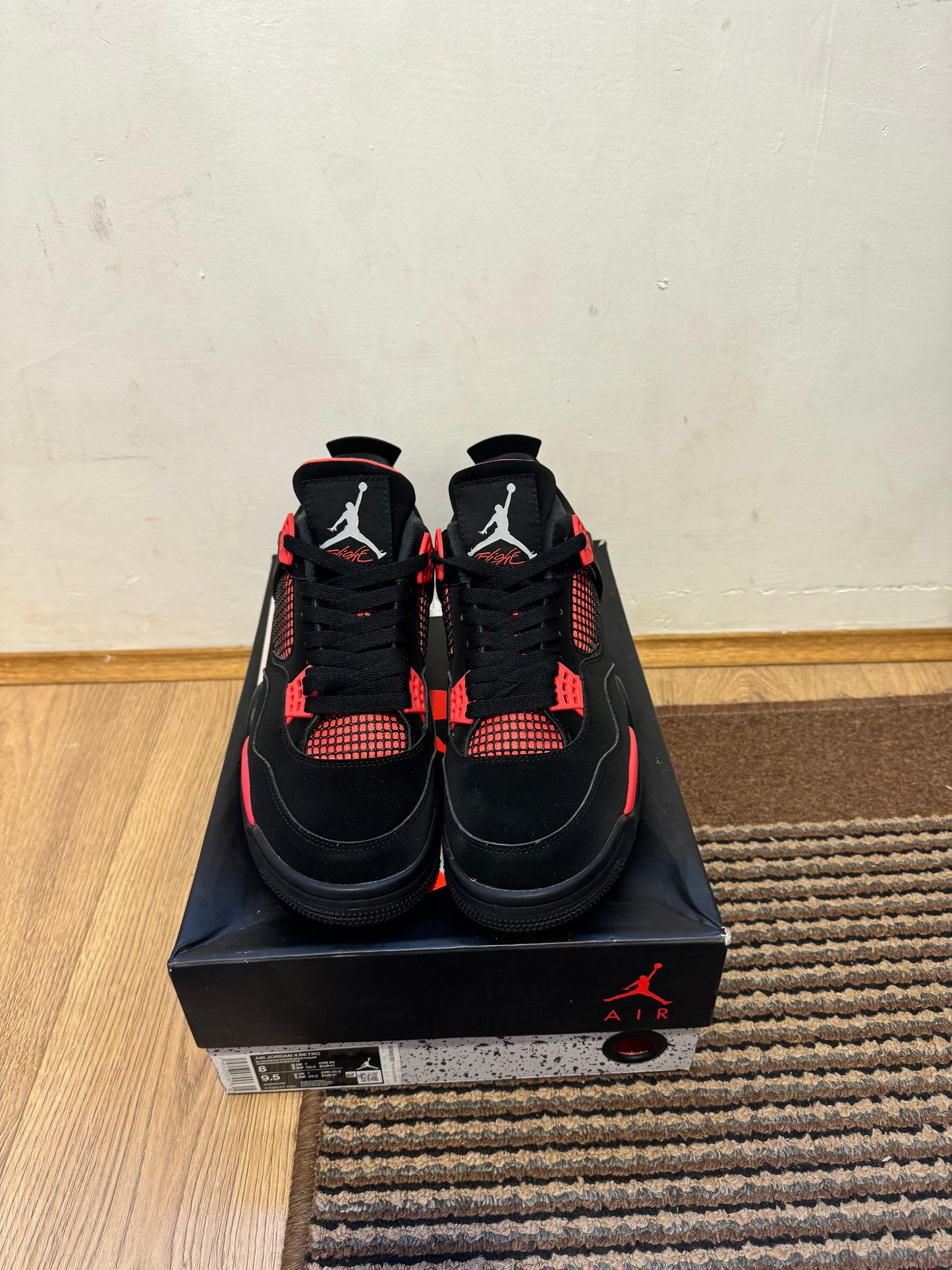 Jordan 4 Red Thubder Broj 41 (Odmah dostupno)