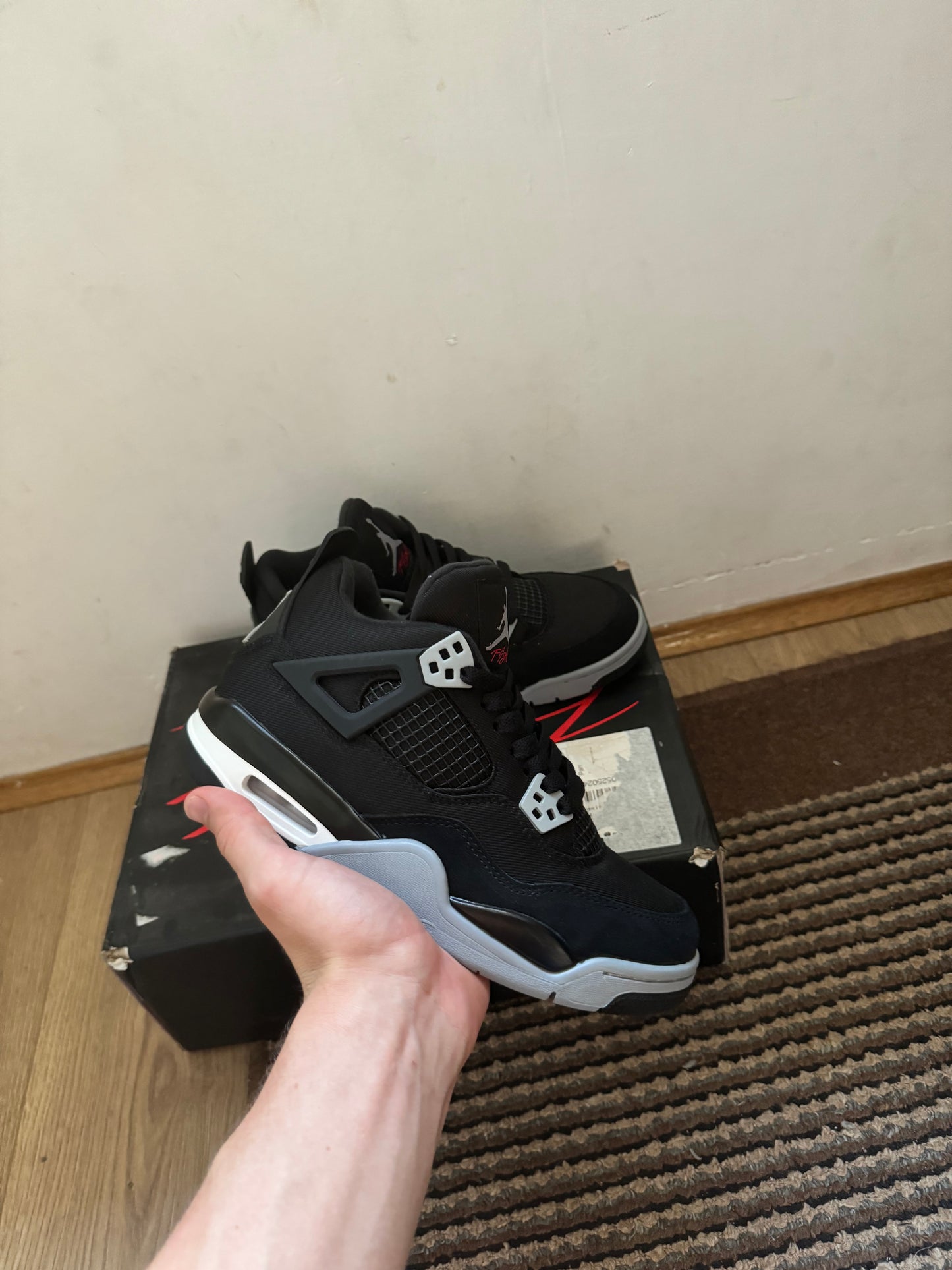 Jordan 4 Black Canvas Broj 37.5 (Odmah dostupno)