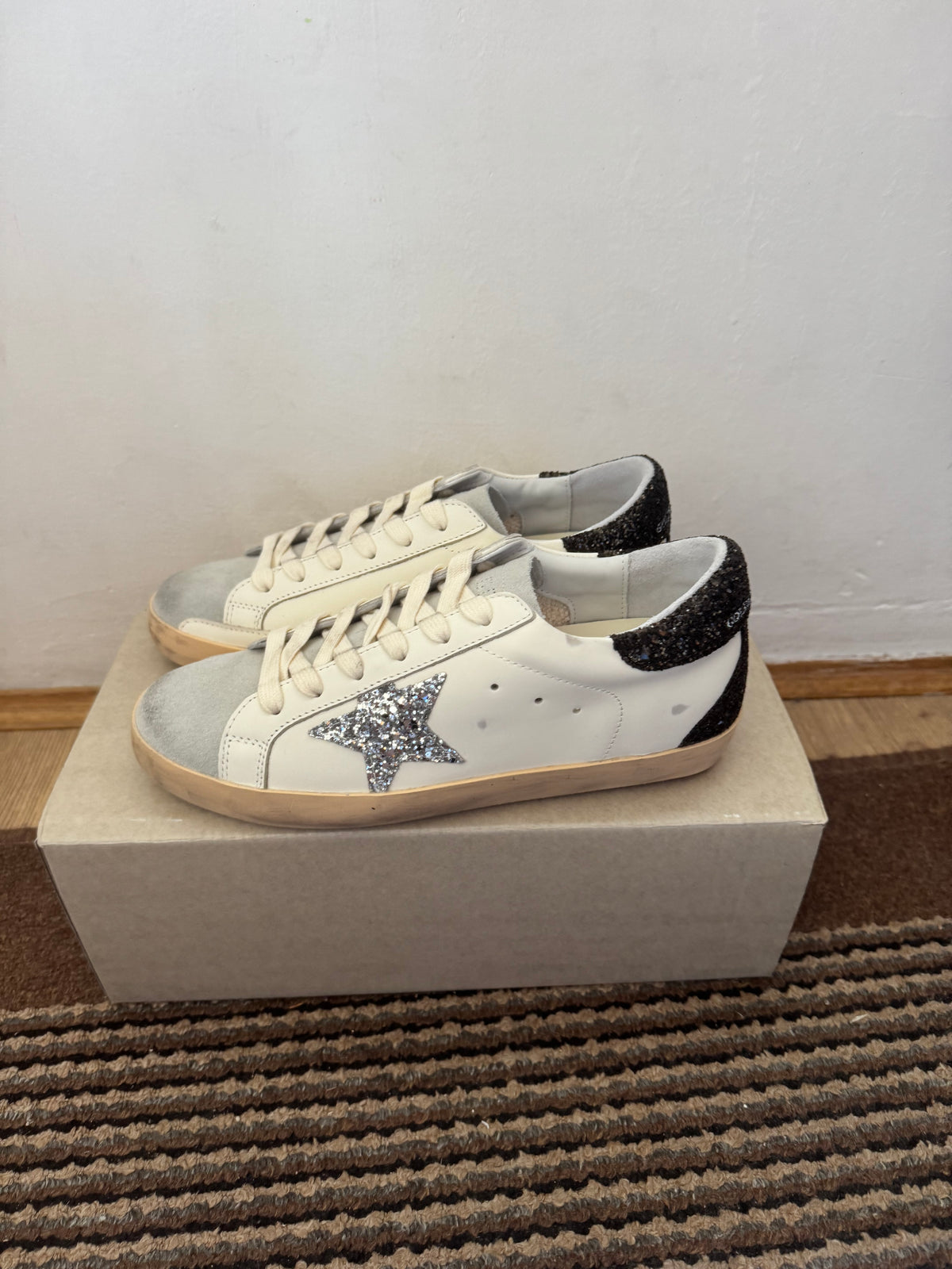 Golden Goose Broj 40(Odmah dostupno)
