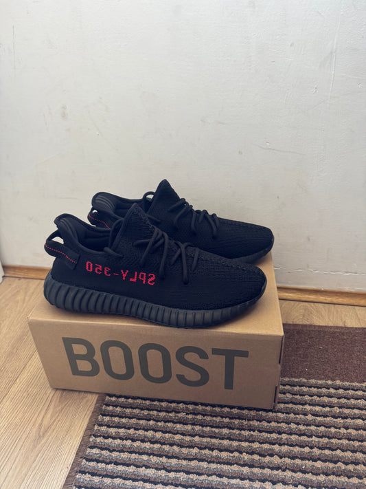 Yeezy 350 Bred Broj 44 (Odmah Dostupno)