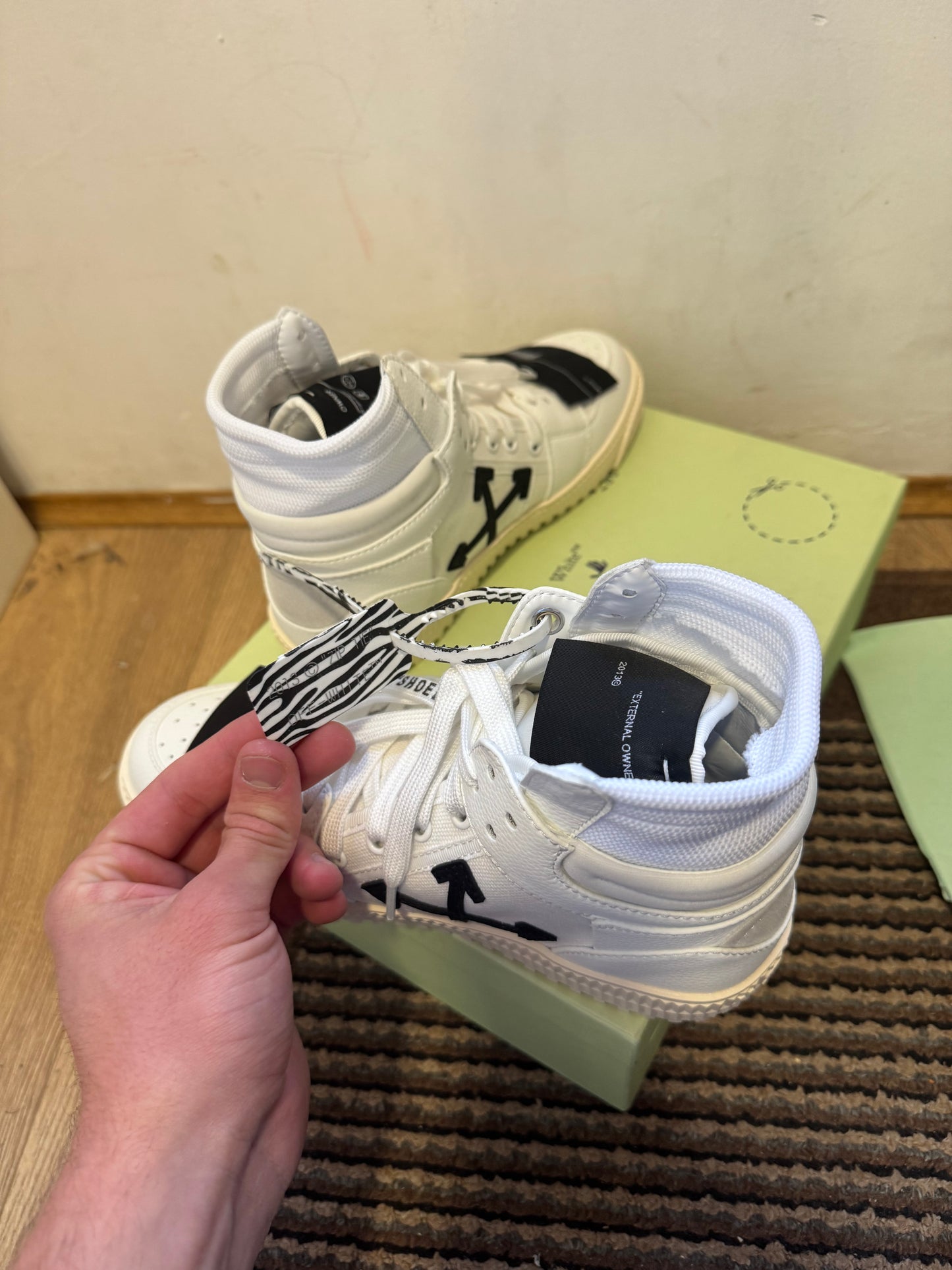 Off White Court Broj 39,46(Odmah dostupno)