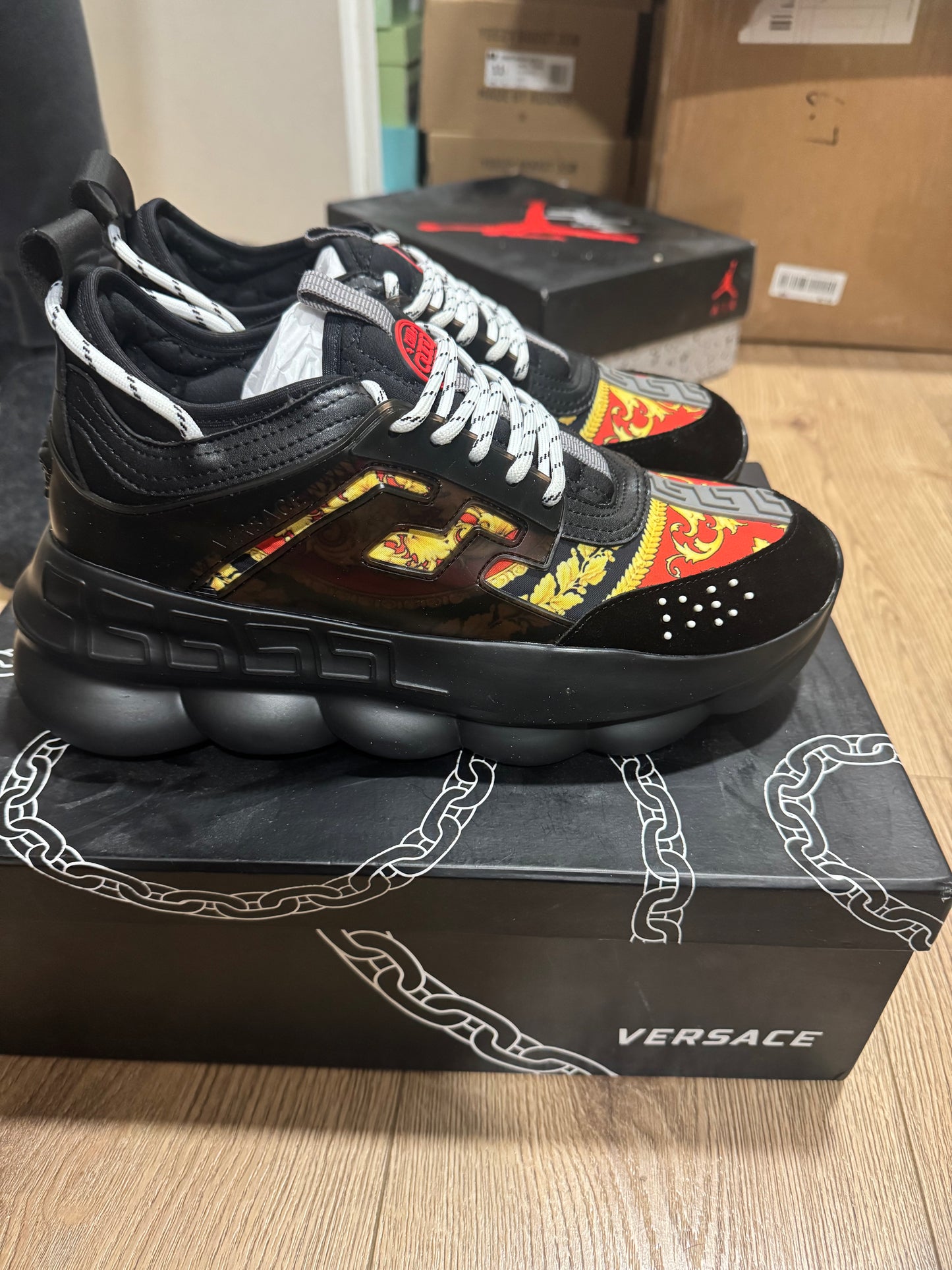 Versace Broj 42(Odmah dostupno)