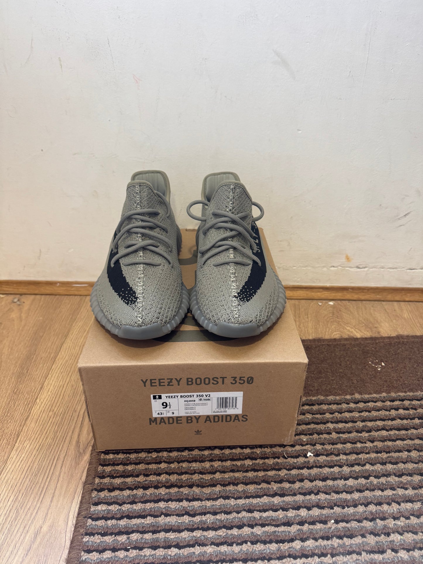 Yeezy Granit Broj 43(Odmah dostupno)