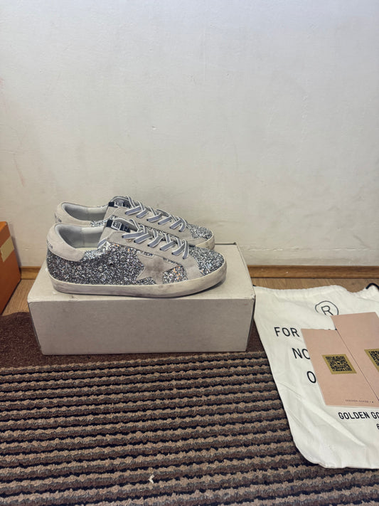 Golden Goose Broj 40(Odmah dostupno)