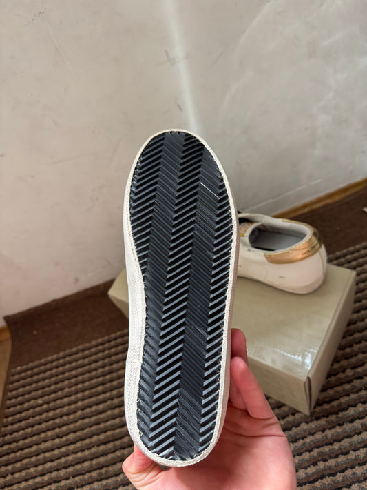 Golden Goose Broj 40(Odmah dostupno)