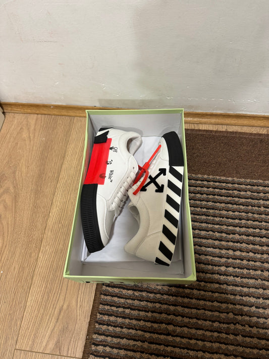 Off White Court Low Broj 38(Odmah dostupno)