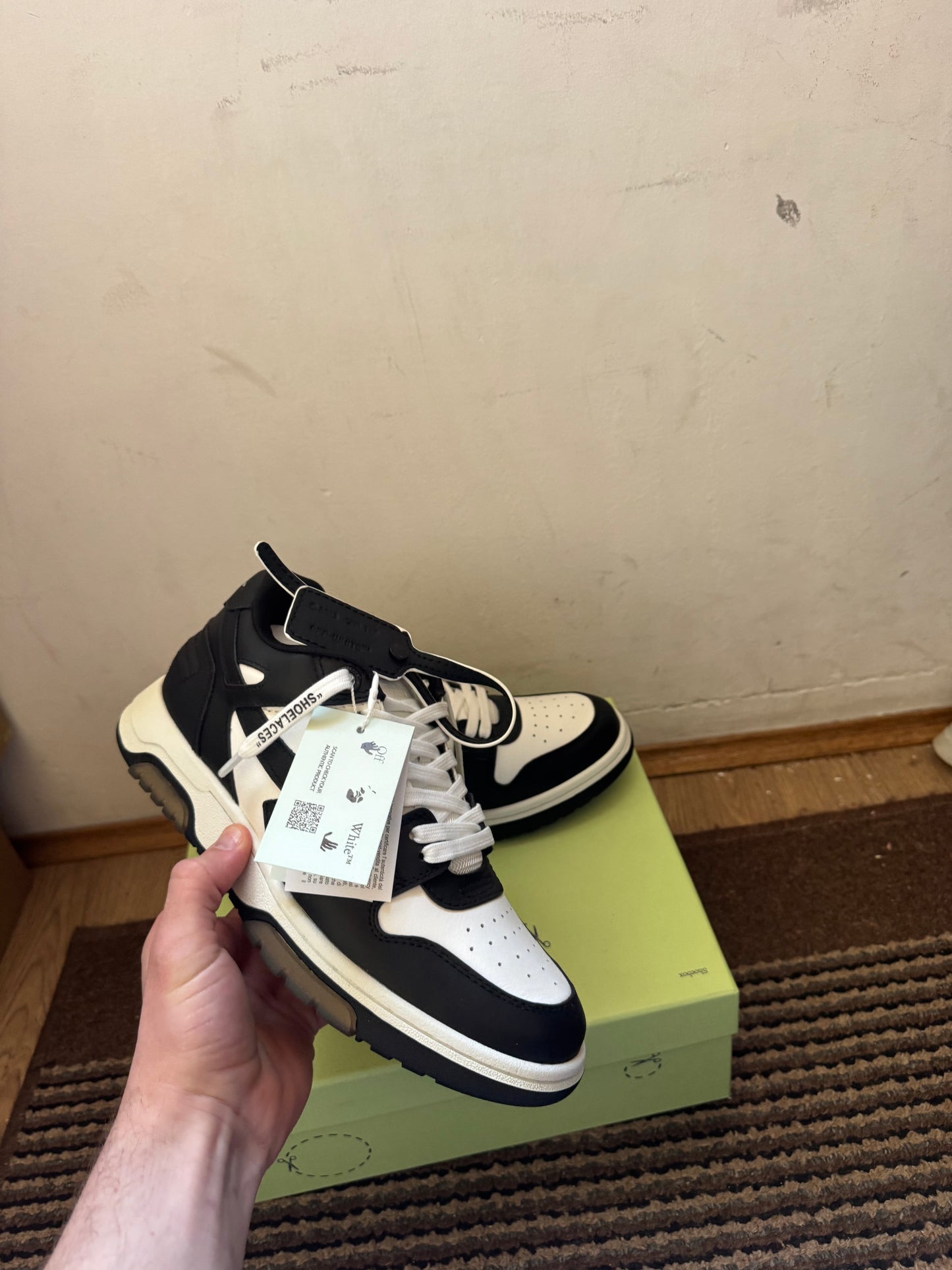 Off White Out of Office Broj 42(Odmah dostupno)