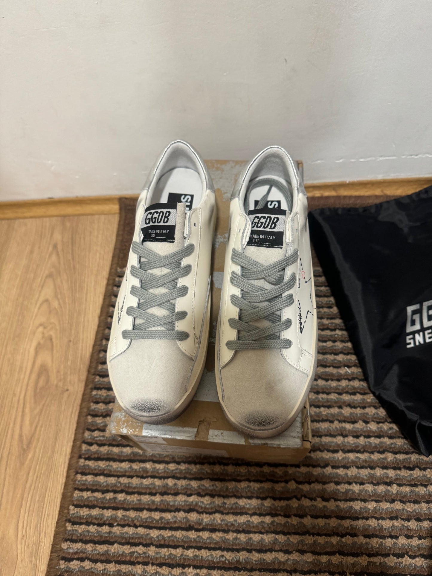 Golden Goose Broj 40 (Odmah dostupno)