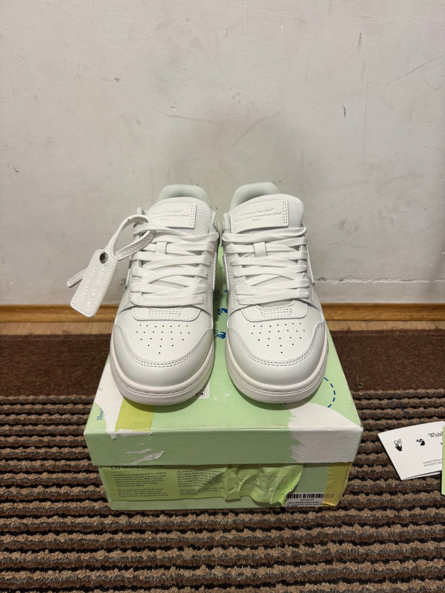 Off White Out of Office Broj 47(Odmah dostupno)