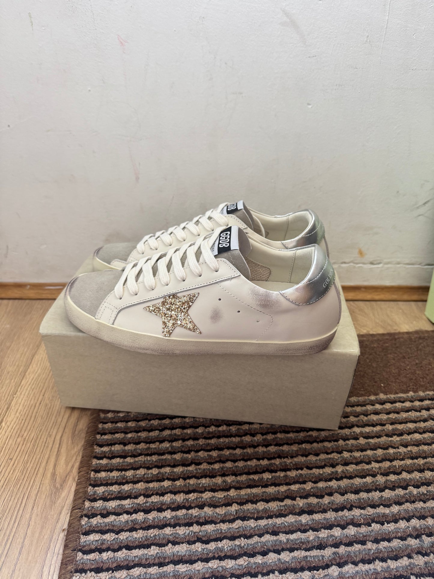 Golden Goose Broj 41(Odmah dostupno)
