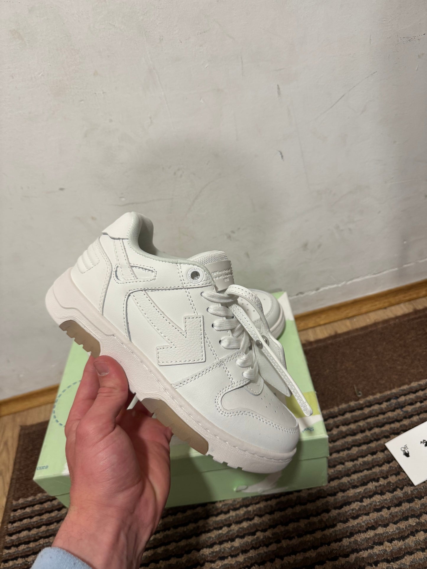 Off White Out of Office Broj 47(Odmah dostupno)