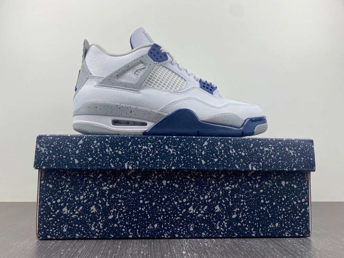 Jordan 4 Midnight Navy