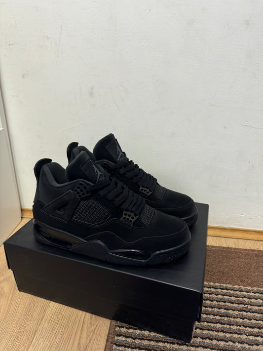 Jordan 4 Black Cat Broj 39,40(Odmah dostupno)