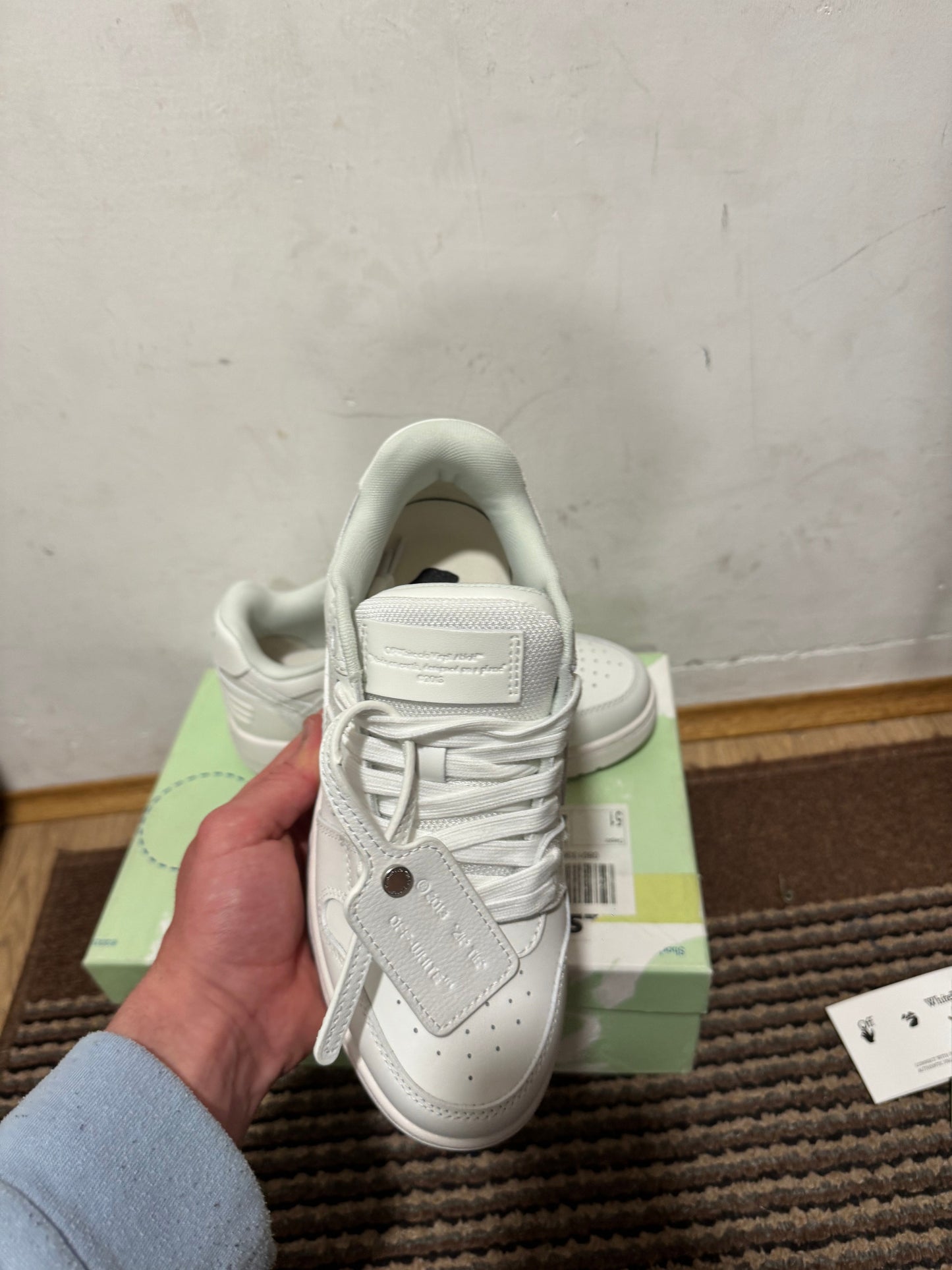 Off White Out of Office Broj 47(Odmah dostupno)