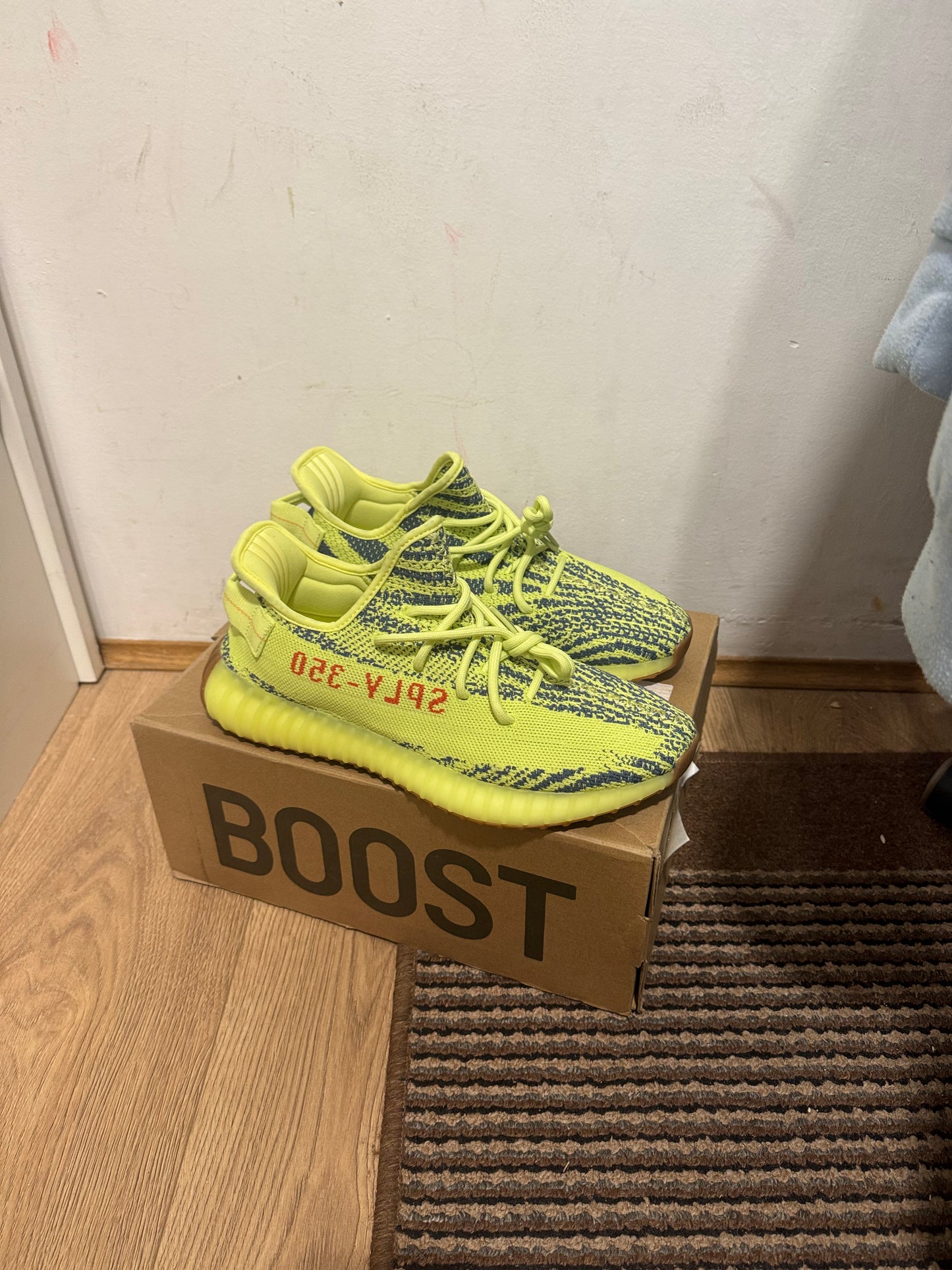 Yeezy 350 Semi Frozen Yellow Broj 45(Odmah dostupno)