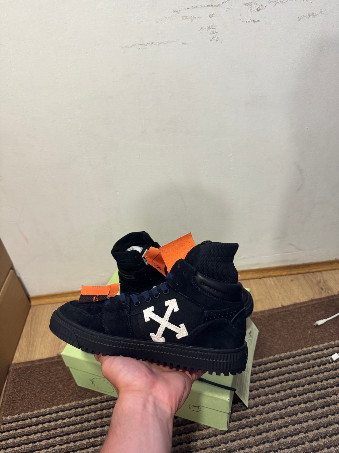 Off White Court Broj 41(Odmah dostupno)