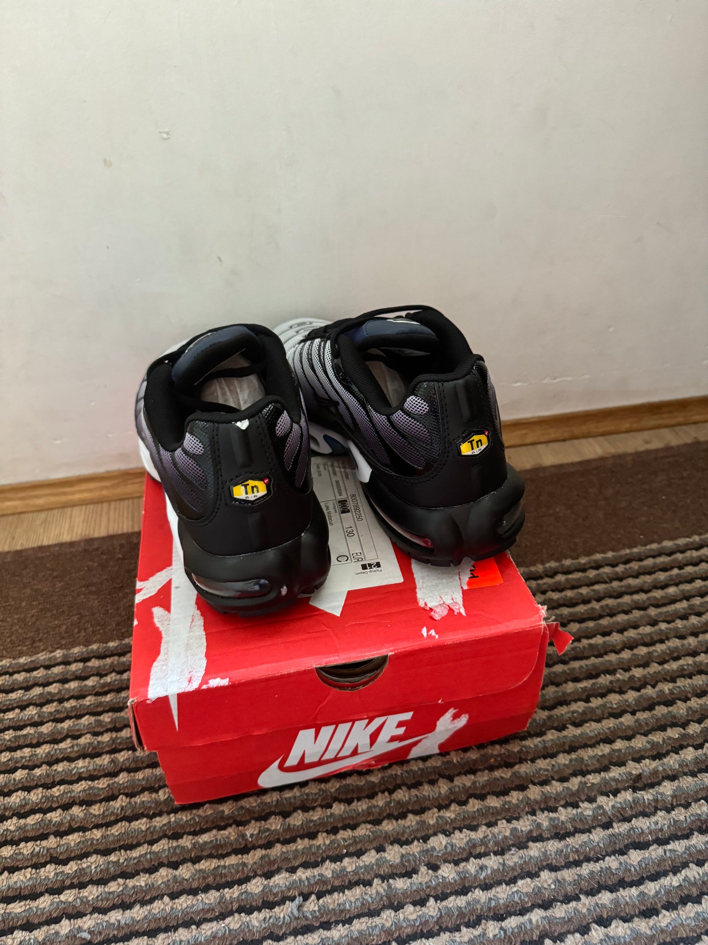 Nike Air max Plus Broj 43 (Odmah dostupno)