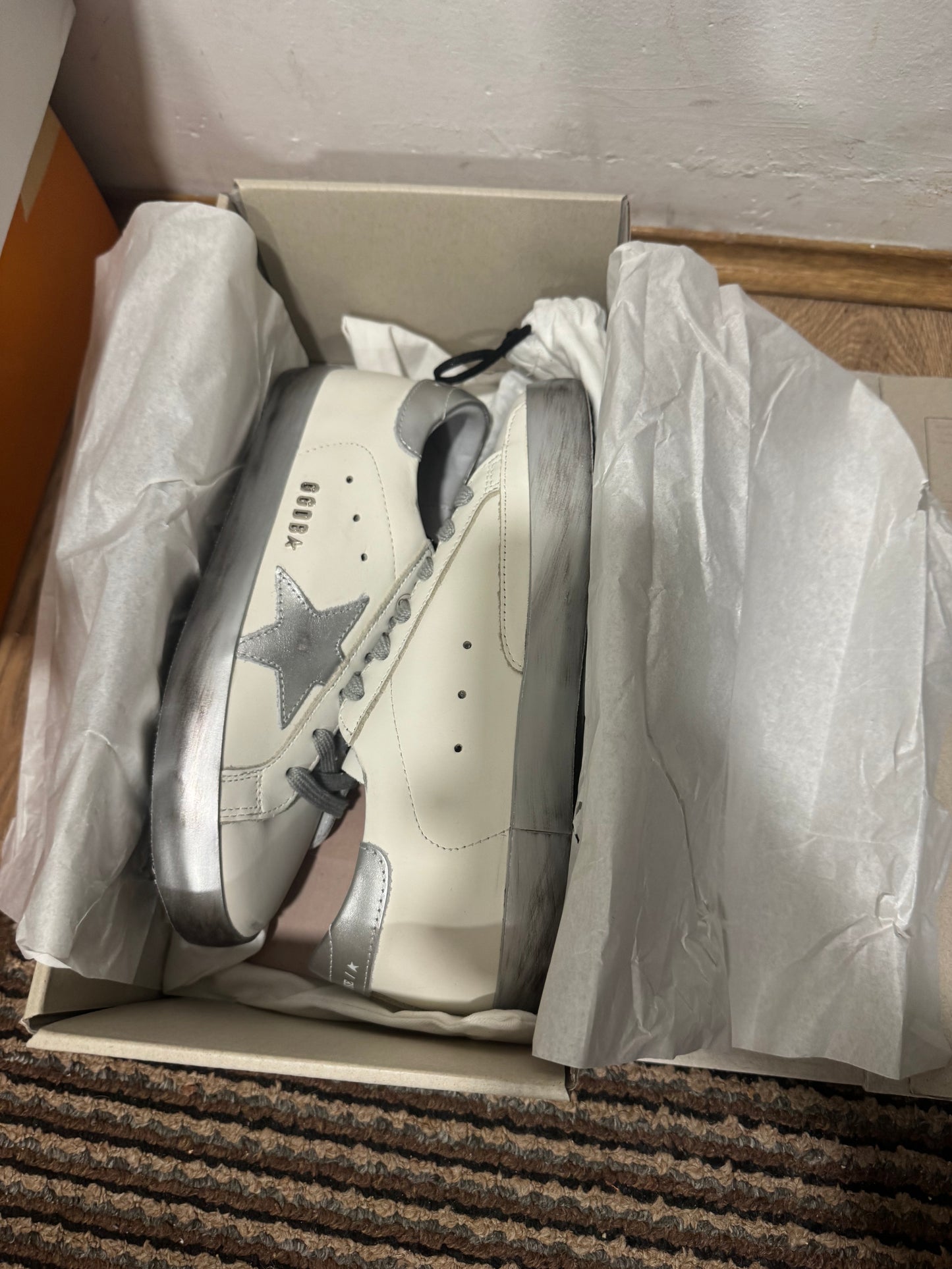 Golden Goose Broj 38(Odmah dostupno)