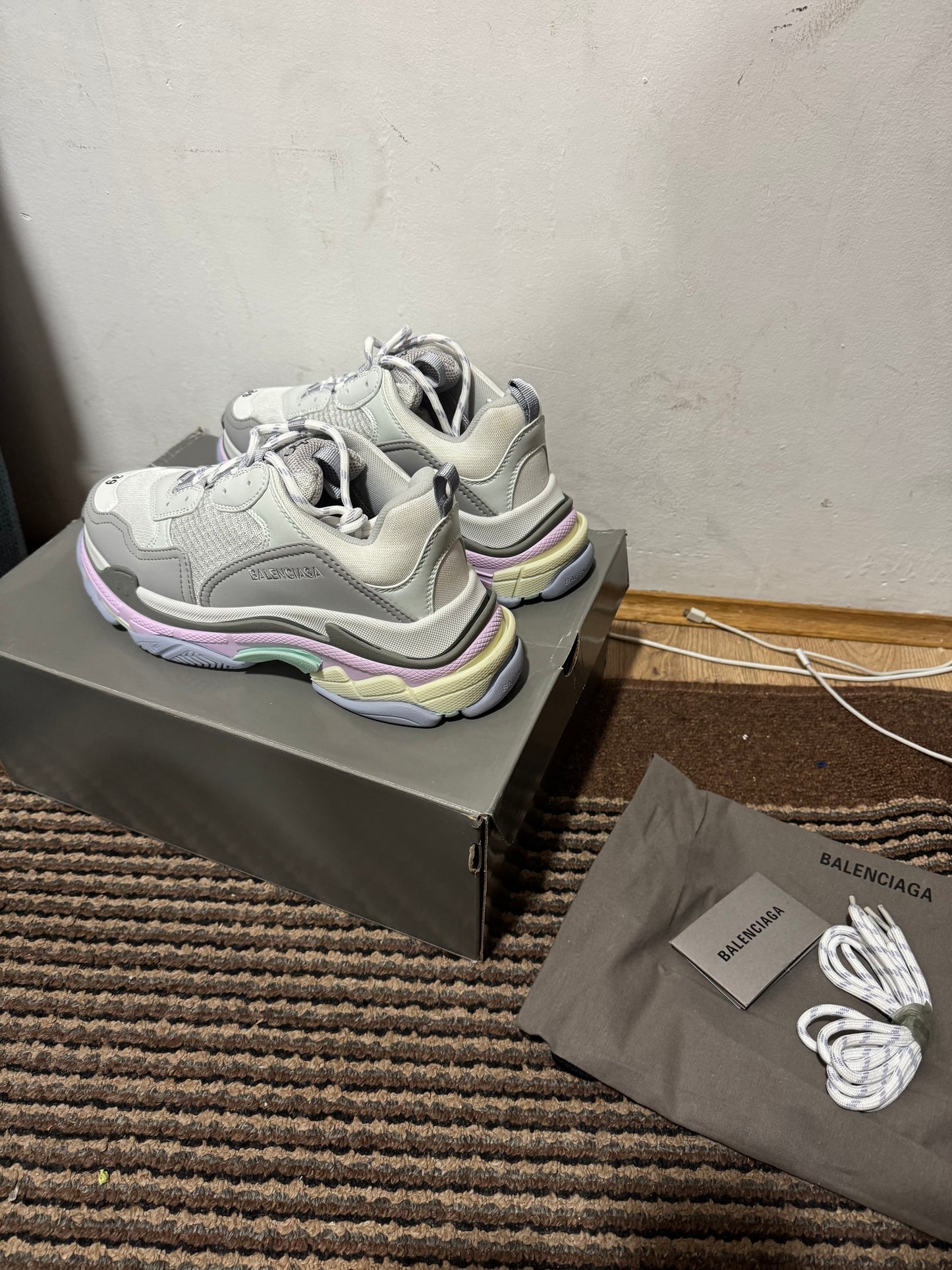 Balenciaga Triple S Broj 39(Odmah dostupno)
