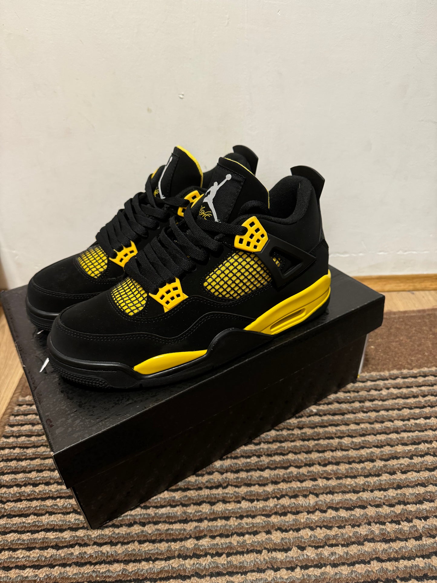 Jordan 4 Yellow Thunder Broj 41 (Odmah dostupno)