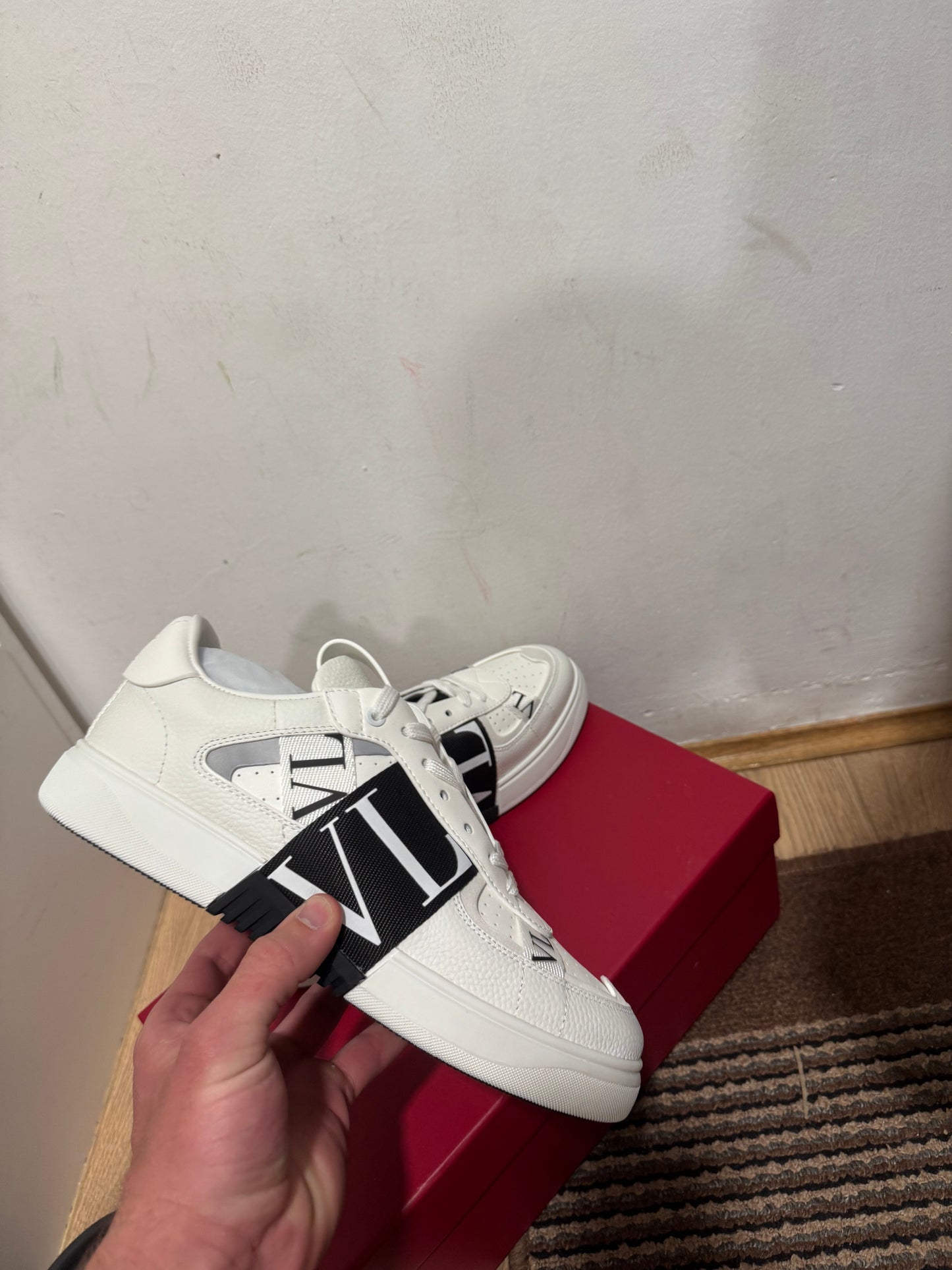 Valentino Broj 42(Odmah dostupno)