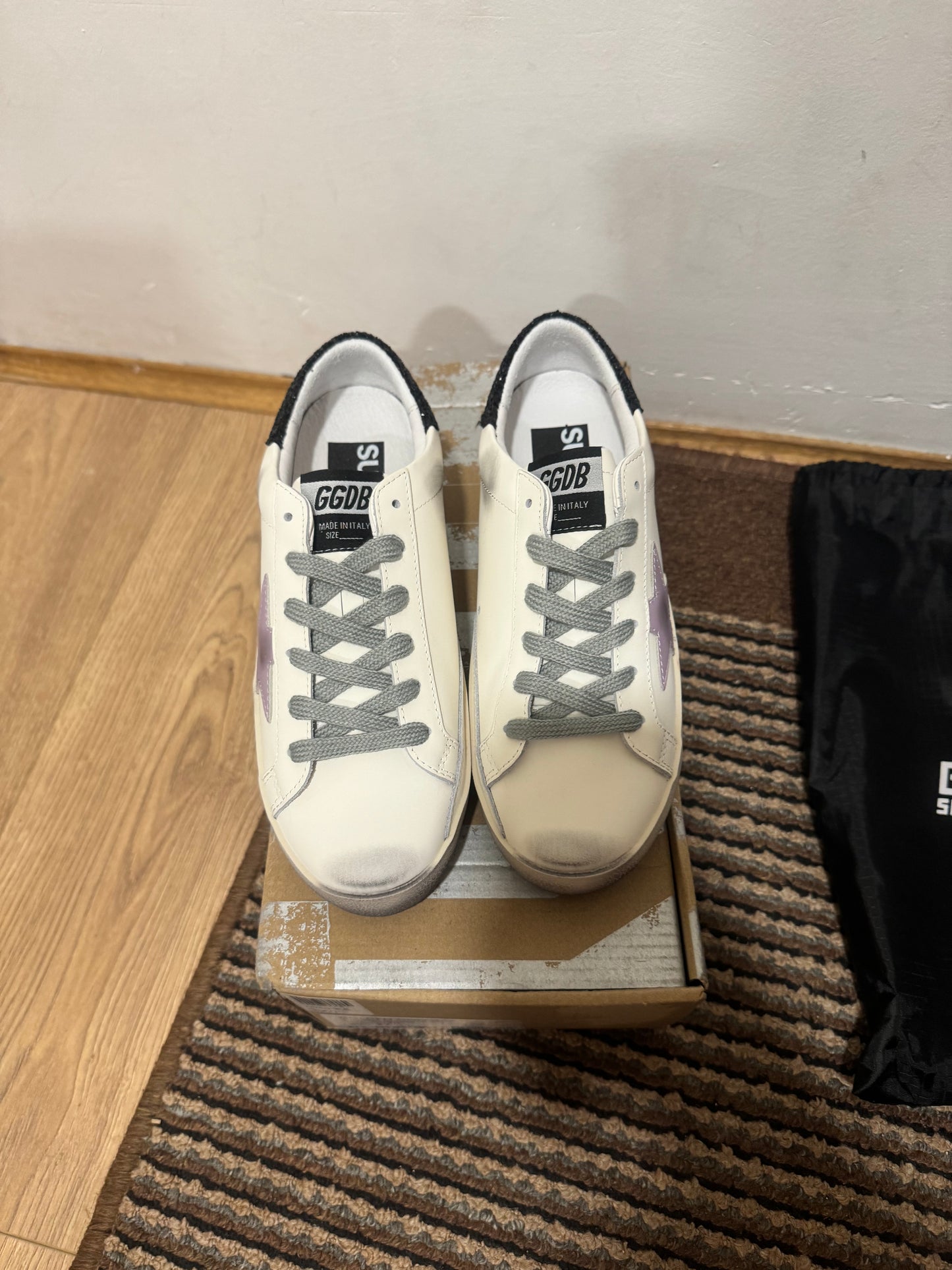 Golden Goose Broj 37 (Odmah dostupno)