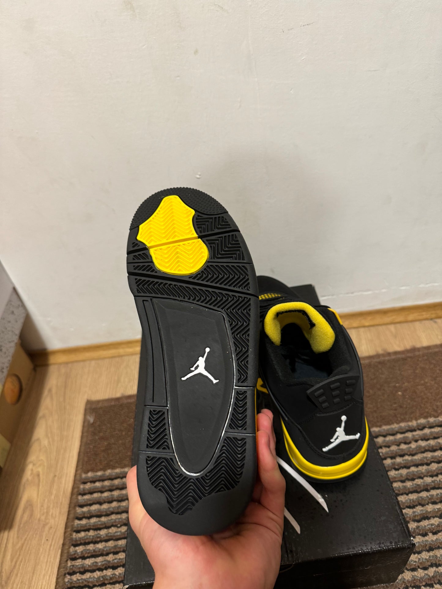 Jordan 4 Yellow Thunder Broj 41 (Odmah dostupno)