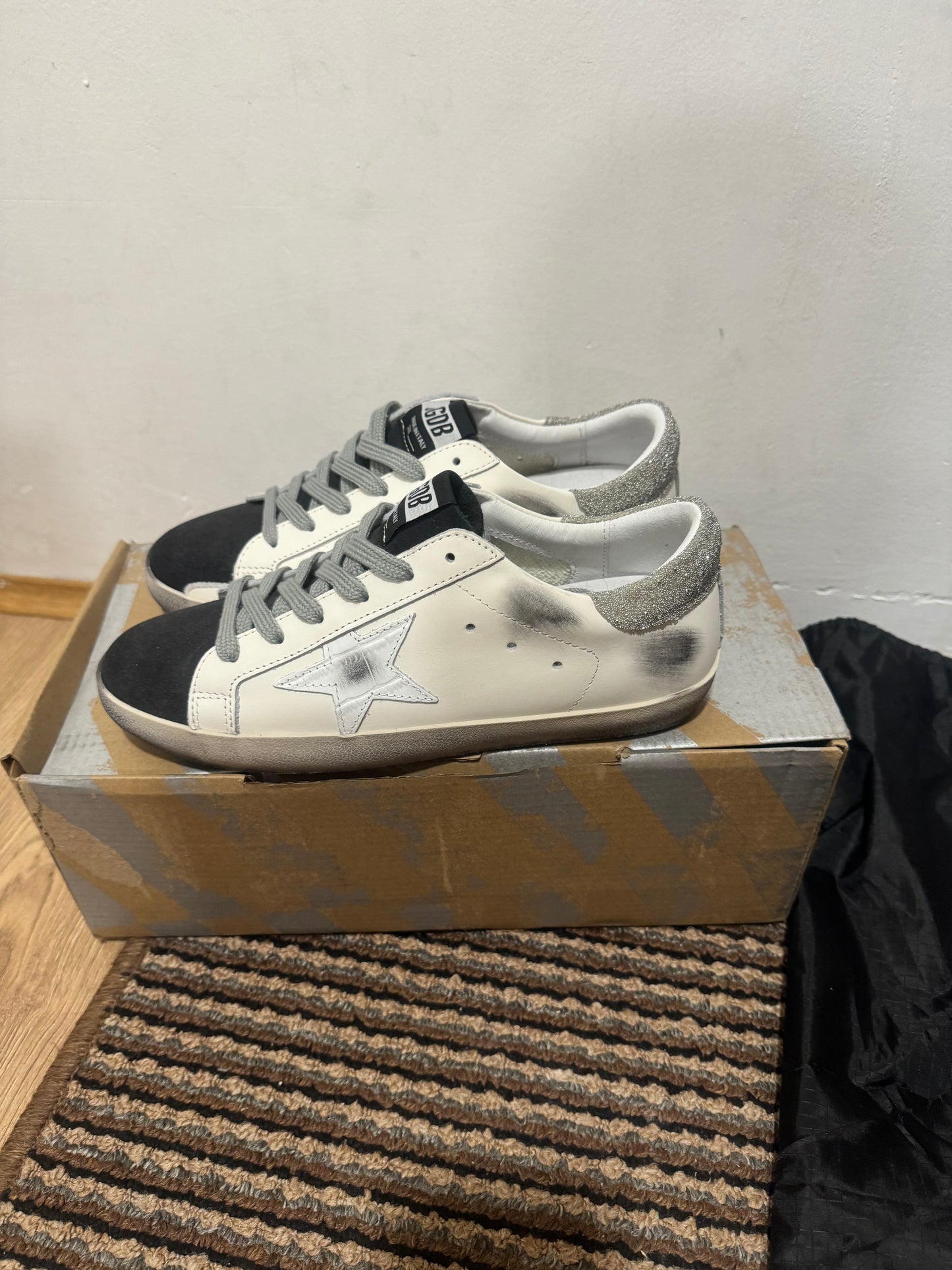 Golden Goose Broj 38(Odmah dostupno)