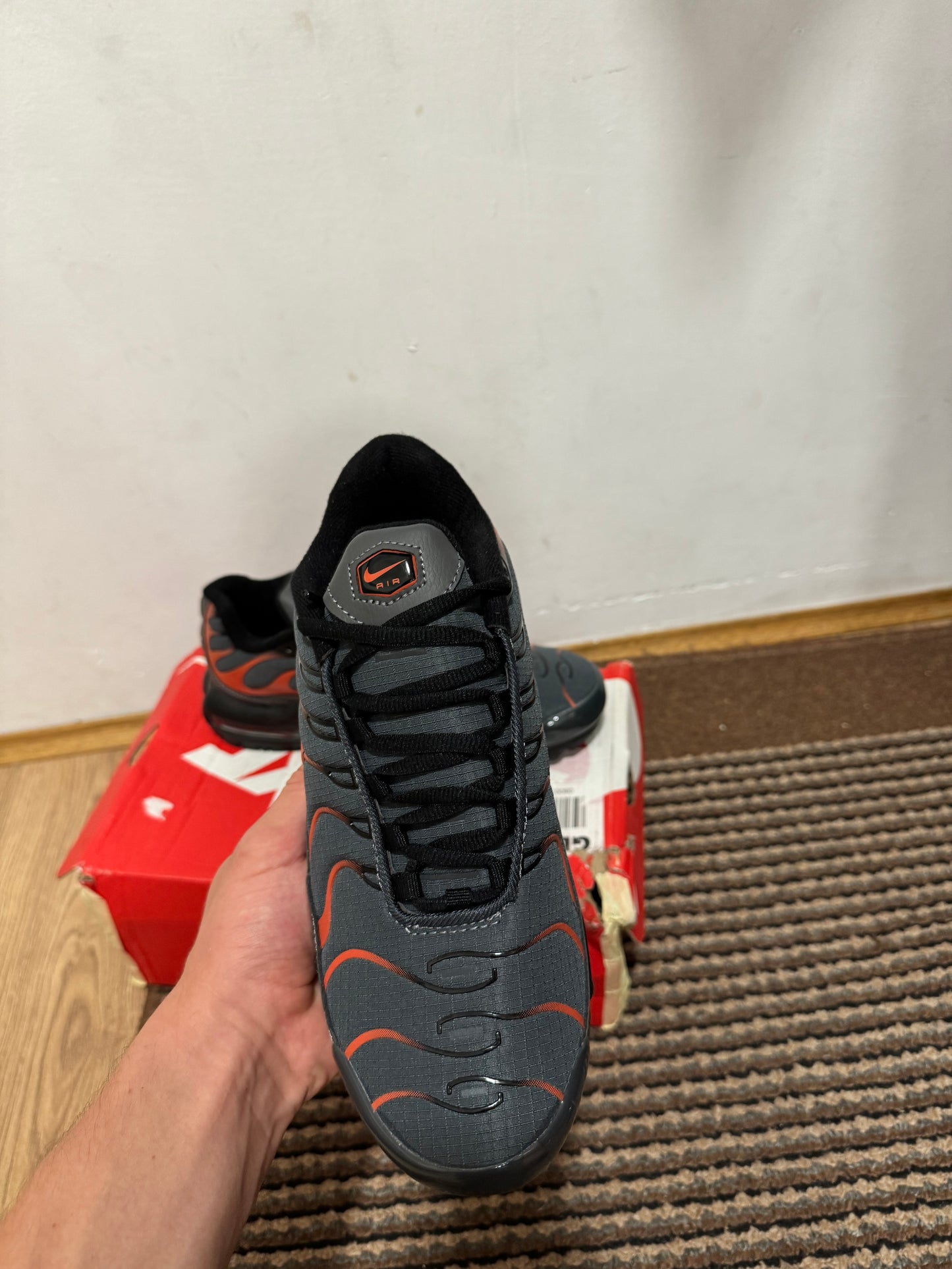 Nike Air max Plus Broj 41 (Odmah dostupno)