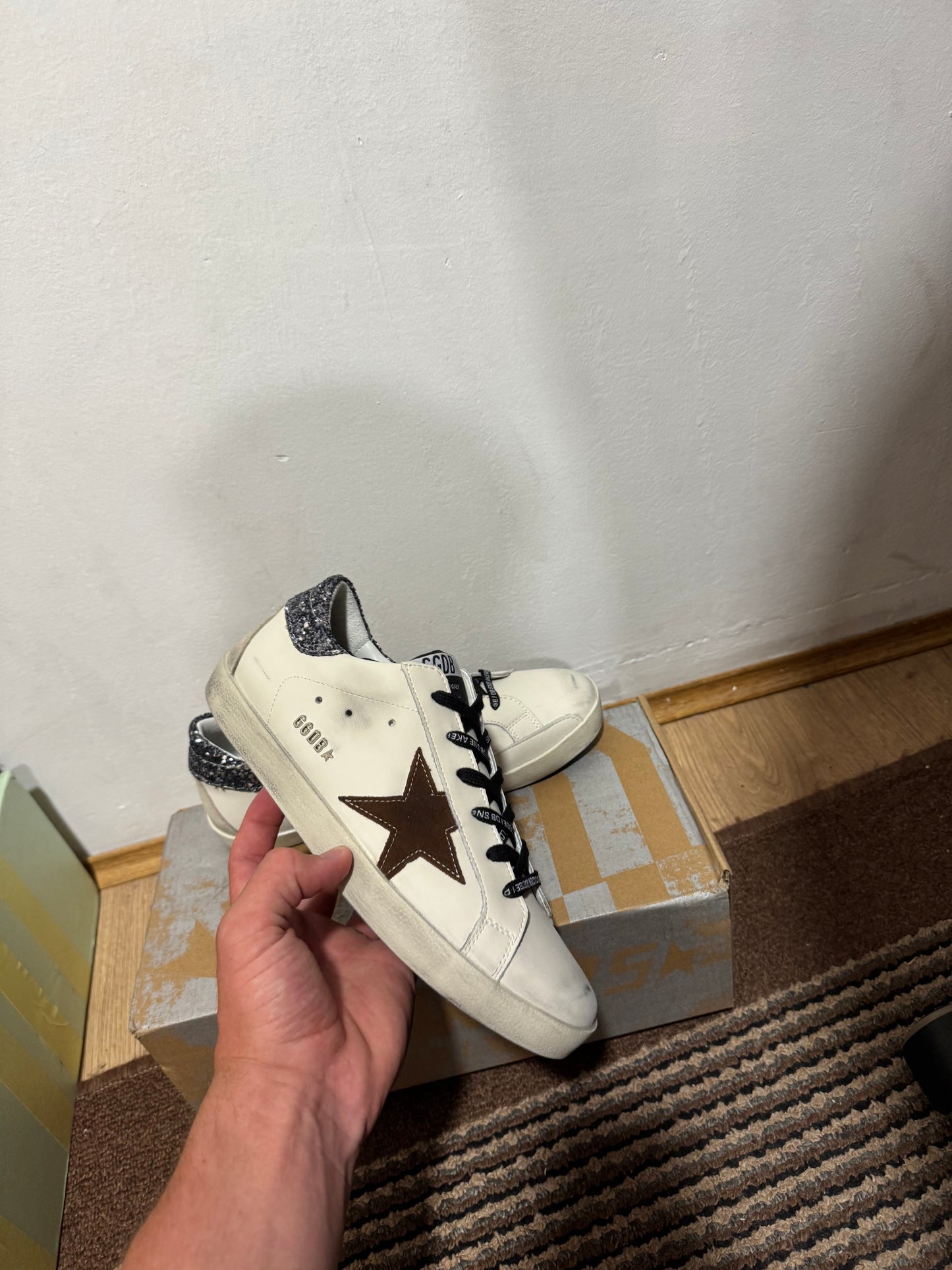 Golden Goose Broj 40(Odmah dostupno)