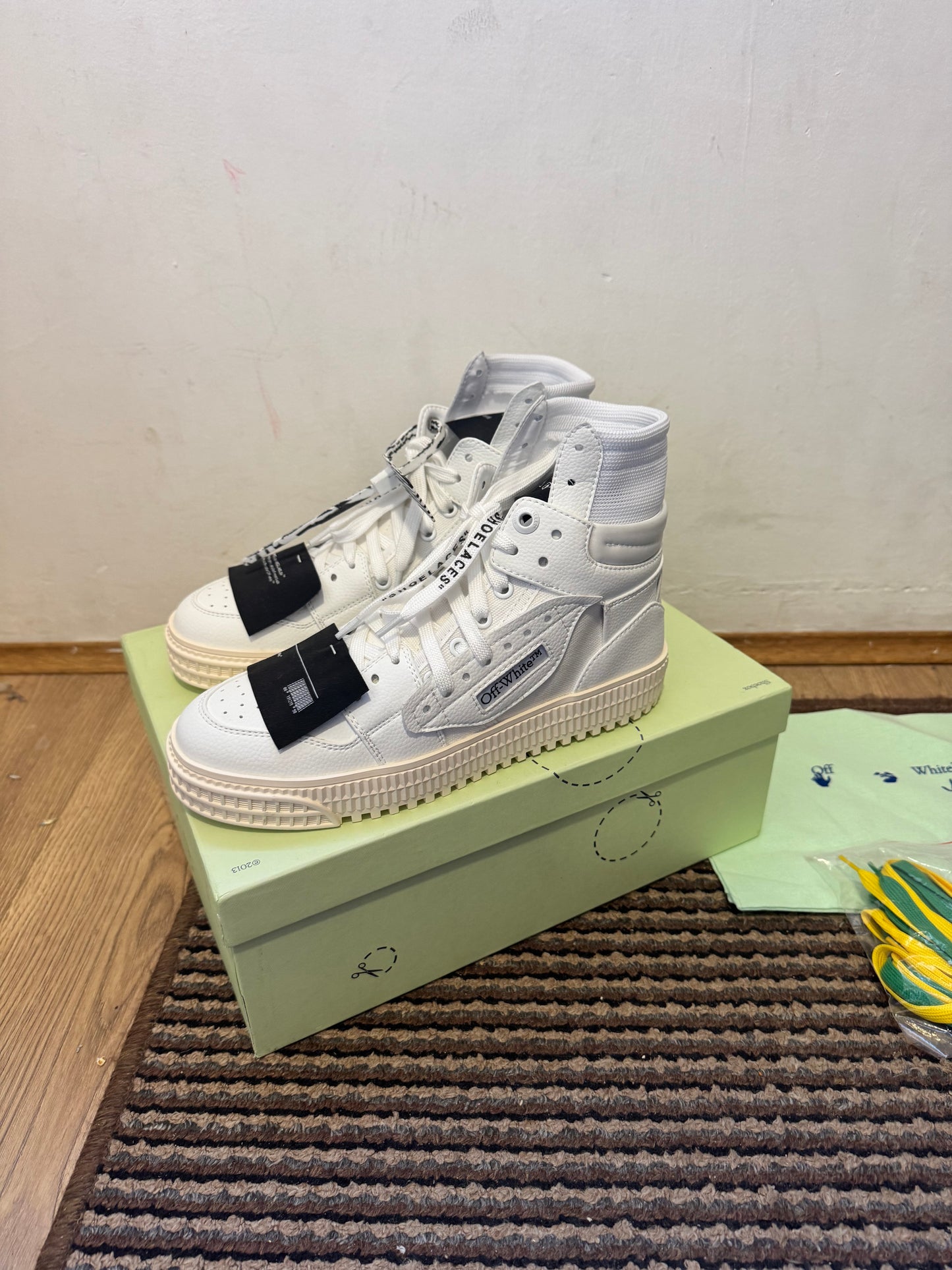 Off White Court Broj 39,46(Odmah dostupno)