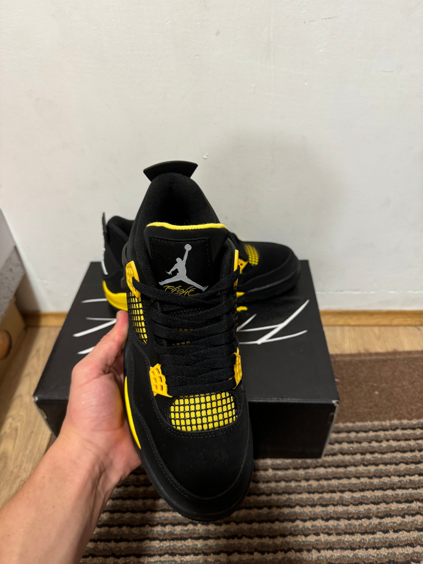 Jordan 4 Yellow Thunder Broj 41 (Odmah dostupno)