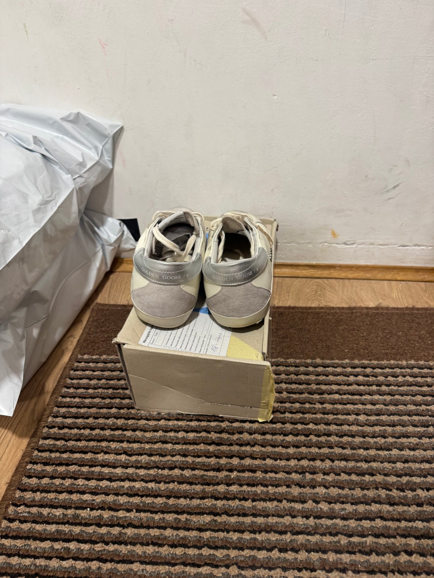 Golden Goose Broj 40(Odmah dostupno) (KORISTENE SVE VIDLJVINO NA SLICI!)
