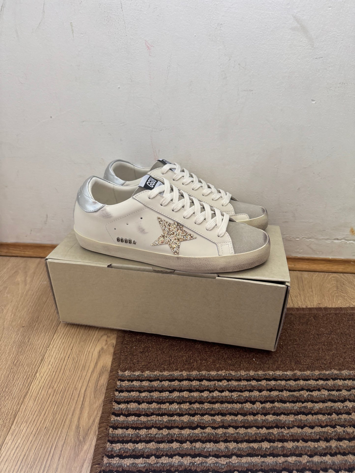Golden Goose Broj 41(Odmah dostupno)