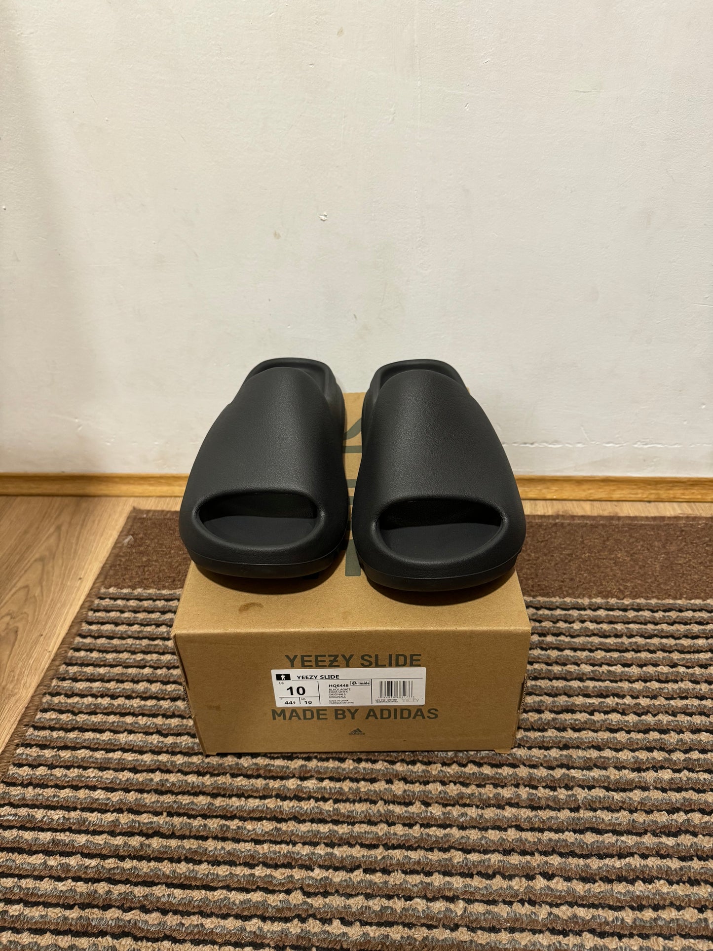 Yeezy Slide Onyx Broj 44 1/2 (Odmah dostupno)