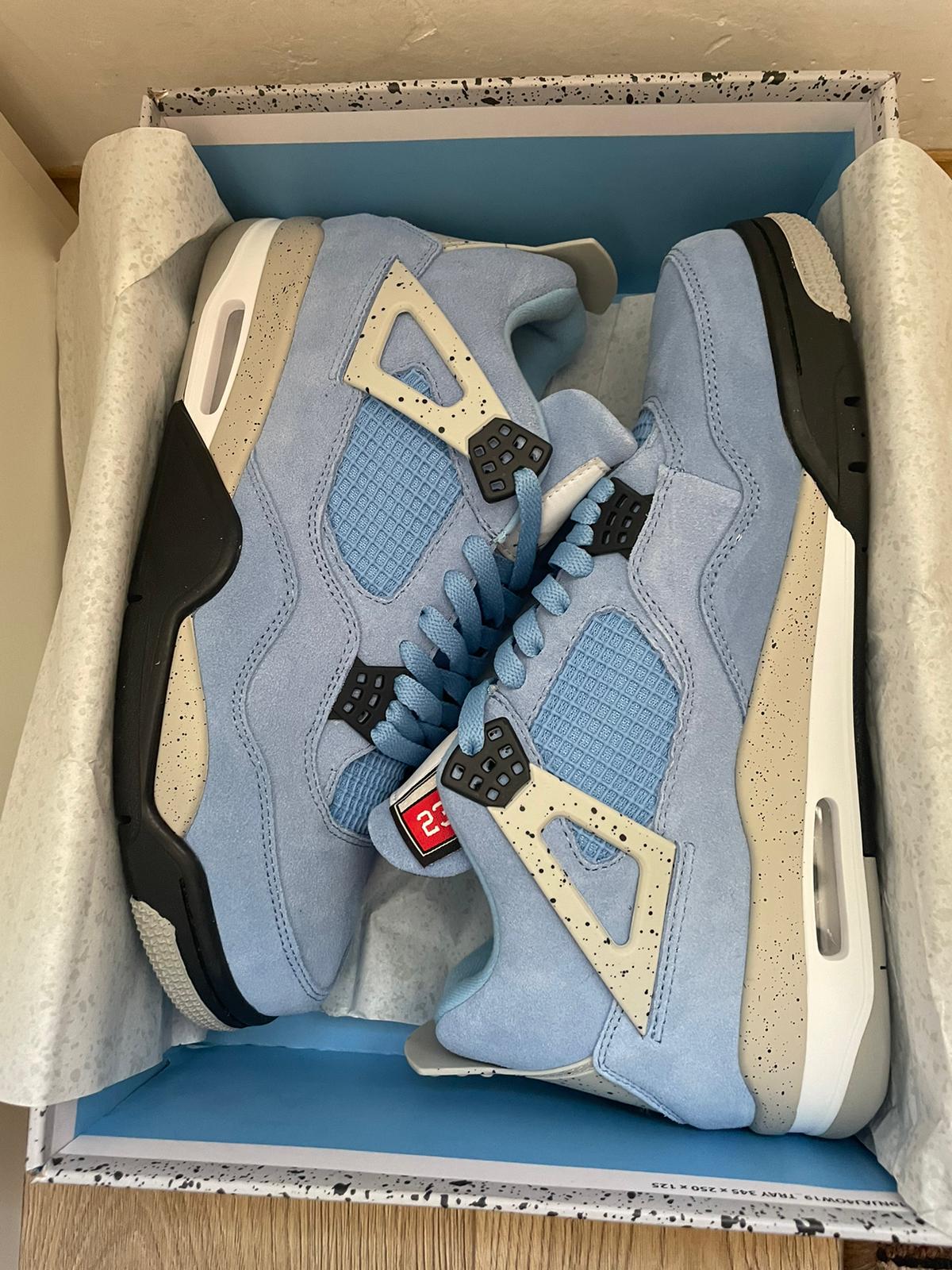 Jordan 4 Universtiy Blue Broj 45 (Odmah dostupno)