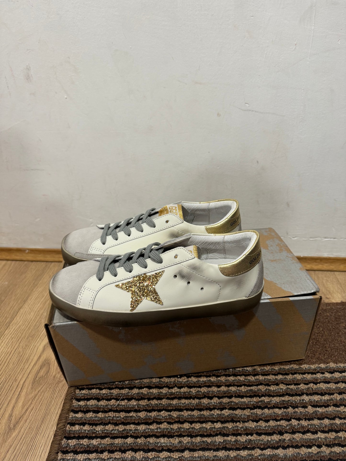 Golden Goose Broj 38, 41 (Odmah dostupno)