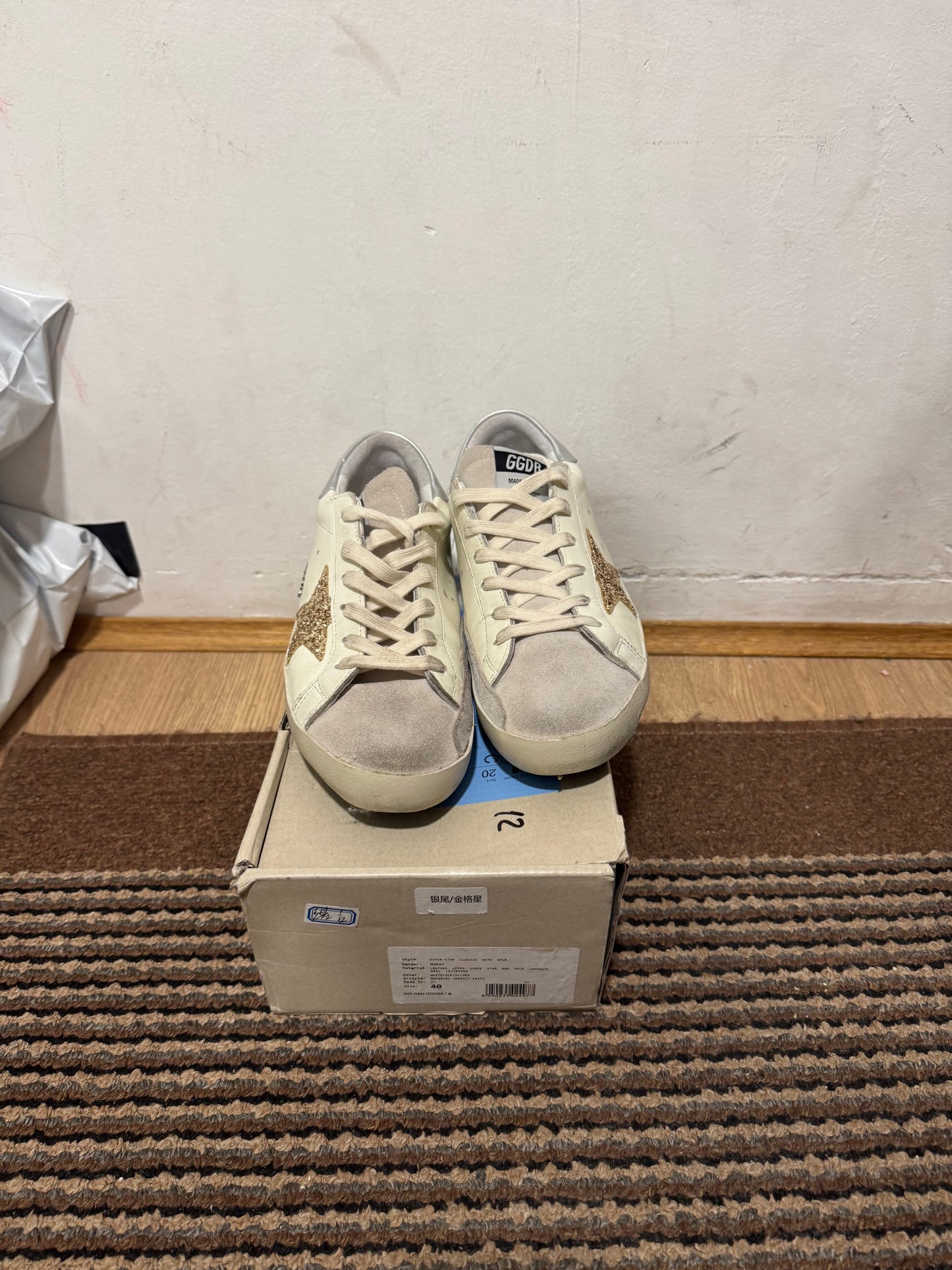 Golden Goose Broj 40(Odmah dostupno) (KORISTENE SVE VIDLJVINO NA SLICI!)