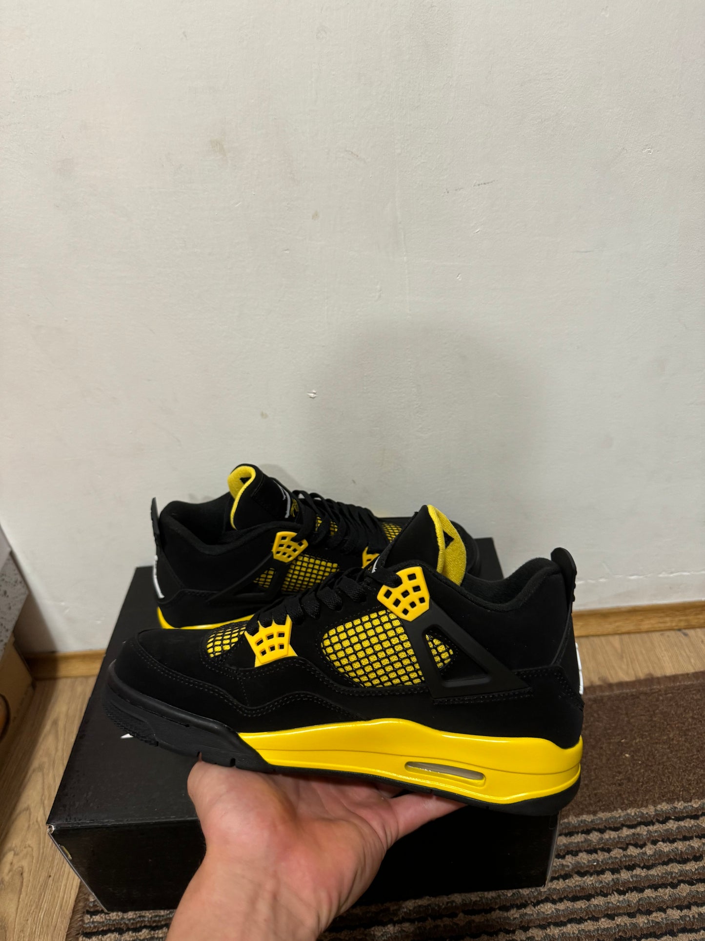 Jordan 4 Yellow Thunder Broj 41 (Odmah dostupno)