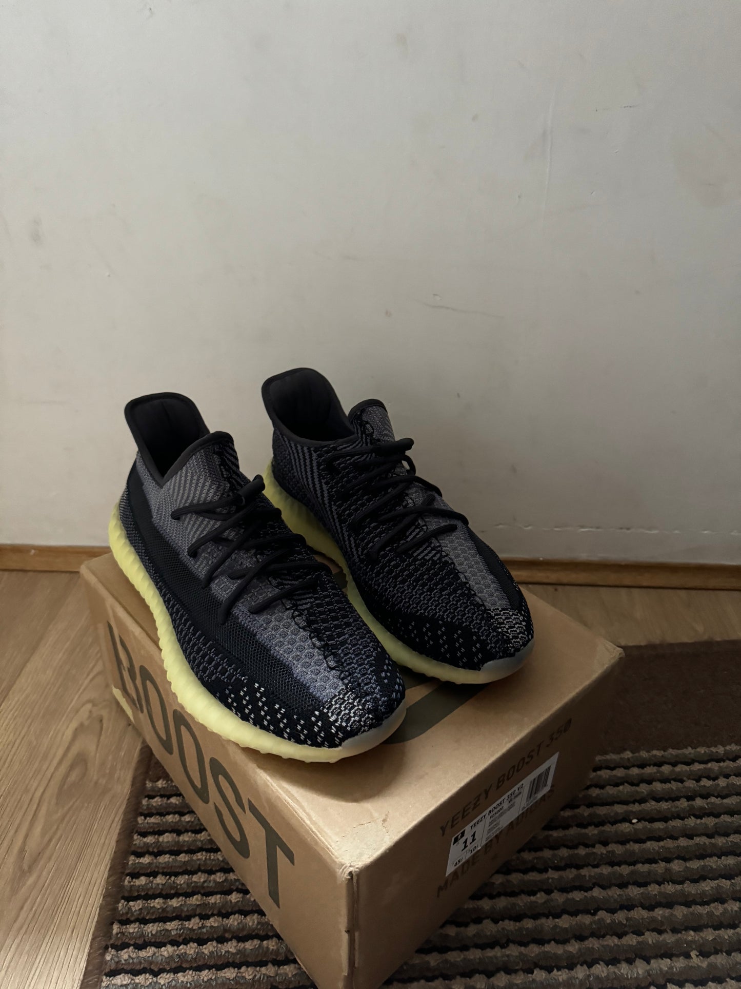 Yeezy 350 Carbon Broj 45 (Odmah dostupno)