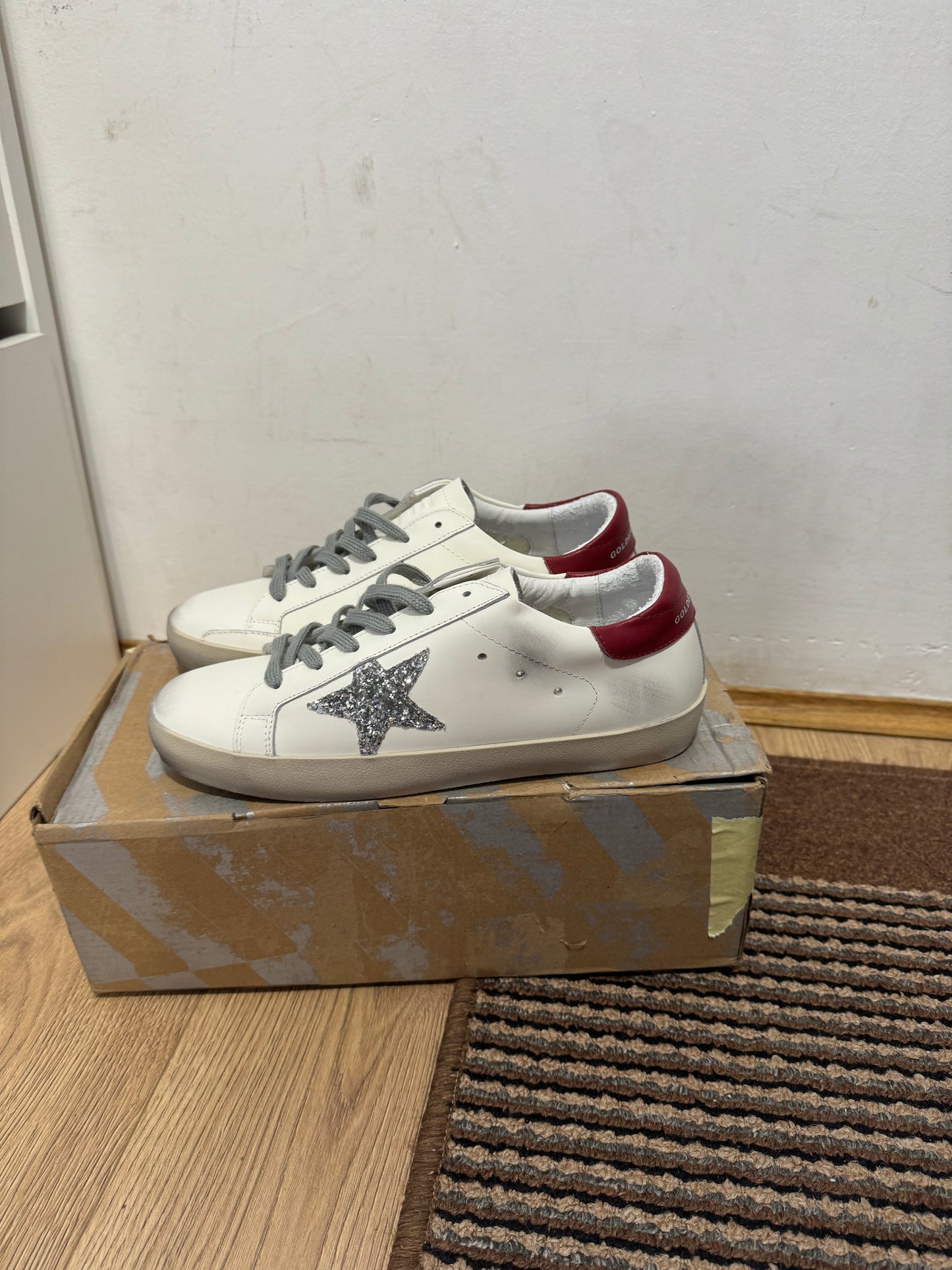 Golden Goose Broj 40,41(Odmah dostupno)