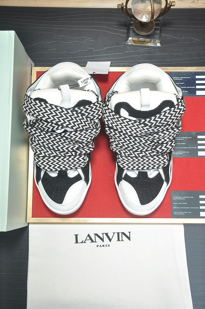 Lanvin Curb